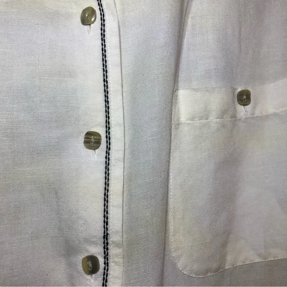 Avenue sleeveless white top with double black stitching details, size 26/28. - Picture 4 of 10